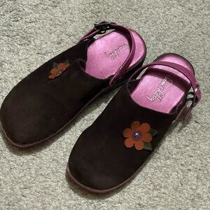 Sam & Libby Girls Brown Leather Sandals with Pink Floral Detail